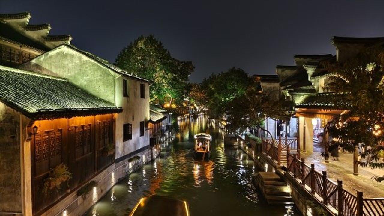 逃离地下古寺庙